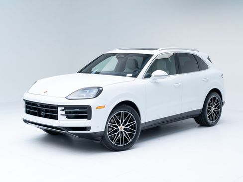 New 2026 Porsche Cayenne image 1