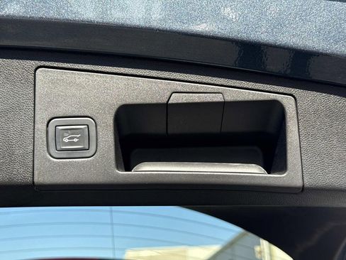 Used 2019 Cadillac XT4 Sport w/ Driver Awareness Package image 12