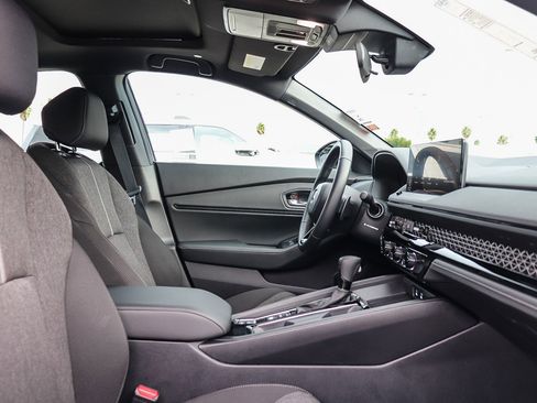 Certified 2025 Honda Accord Sport image 17