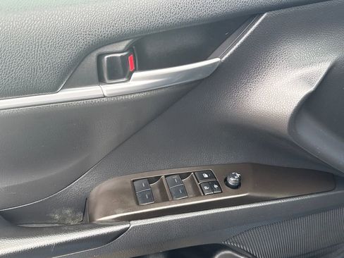 Used 2023 Toyota Camry SE image 32