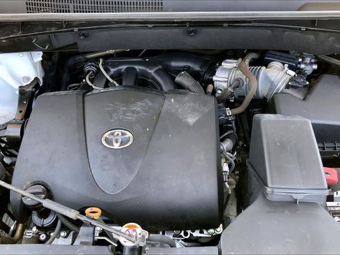 Used 2019 Toyota Highlander XLE FWD image 33