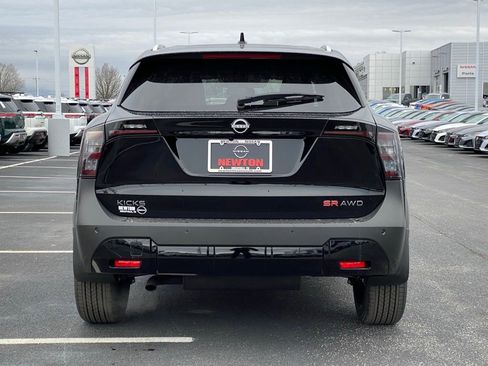 New 2025 Nissan Kicks SR image 5