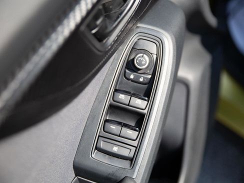 Used 2022 Subaru Crosstrek 2.0i Premium image 19