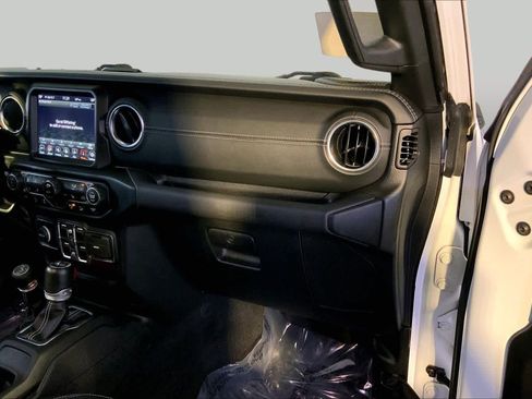 Used 2021 Jeep Wrangler Unlimited Sahara w/ Dual Top Group AWD/4WD image 19