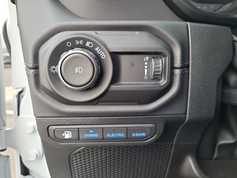 New 2025 Jeep Wrangler Sahara image 30