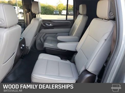 Used 2022 GMC Yukon XL SLT w/ SLT Luxury Package image 23