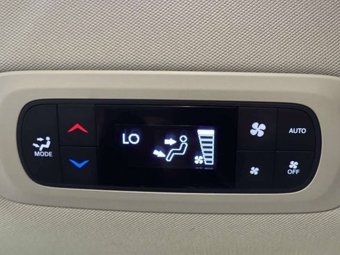 Used 2017 Chrysler Pacifica Touring-L Plus w/ Tire & Wheel Group FWD image 33