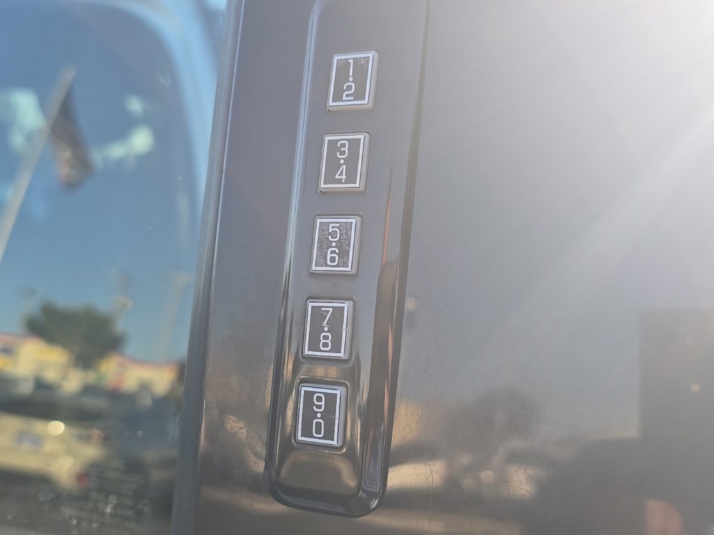 Used 2018 Ford F150 XLT w/ Equipment Group 302A Luxury AWD/4WD image 9