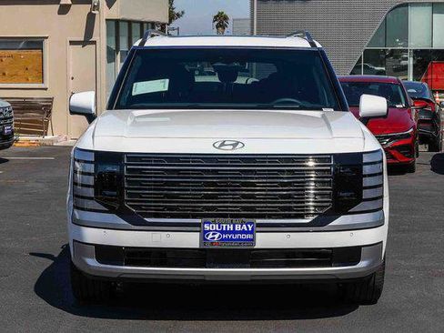 New 2026 Hyundai Palisade Calligraphy FWD image 2