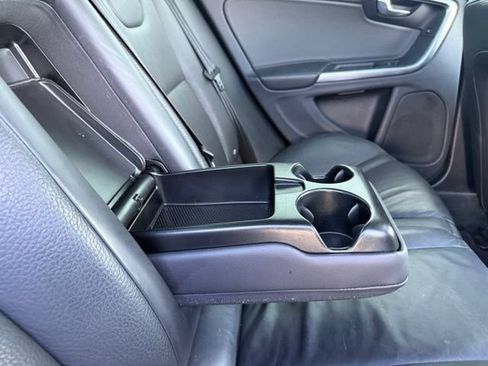 Used 2014 Volvo S60 T5 FWD image 10