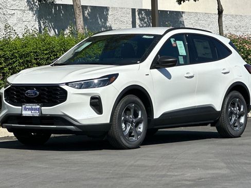 New 2025 Ford Escape ST-Line w/ Equipment Group 301A image 8