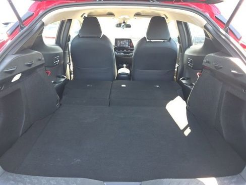 Used 2021 Toyota C-HR Limited FWD image 23