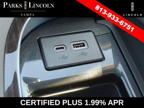 Used 2022 Cadillac Escalade Premium Luxury AWD/4WD image 25