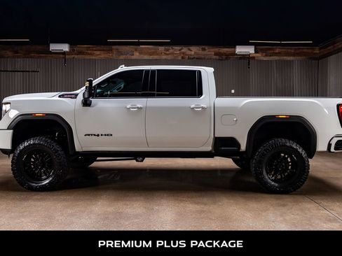 Used 2021 GMC Sierra 2500 AT4 w/ AT4 Premium Plus Package AWD/4WD image 6