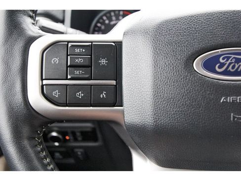 Certified 2024 Ford Expedition XLT RWD image 18