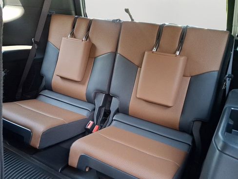 Used 2025 Lexus GX 550 w/ Accessory Package (2T) AWD/4WD image 10