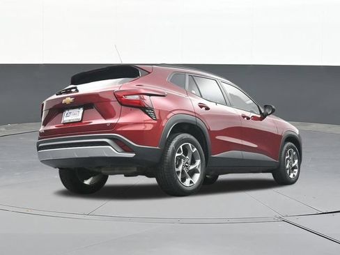 Used 2024 Chevrolet Trax LT w/ LT Convenience Package FWD image 45