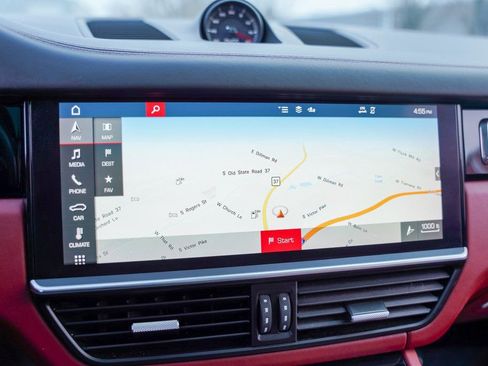 Used 2021 Porsche Cayenne GTS image 30