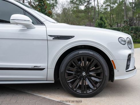 Used 2022 Bentley Bentayga Speed image 11