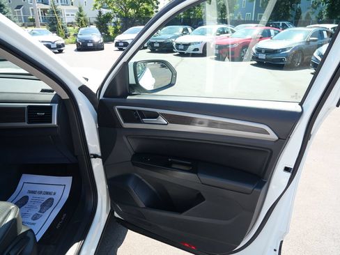 Used 2019 Volkswagen Atlas SE w/ Panoramic Sunroof Package AWD/4WD image 18