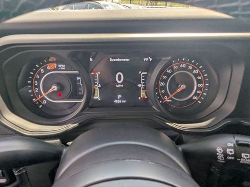 Used 2026 Jeep Wrangler Unlimited Rubicon w/ Technology Group AWD/4WD image 13