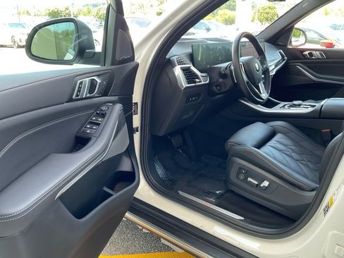 Used 2024 BMW X5 xDrive40i w/ Parking Assistance Package AWD/4WD image 31