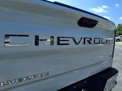 Used 2025 Chevrolet Silverado 1500 LTZ AWD/4WD image 9