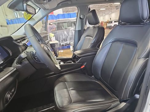 Used 2023 Jeep Grand Cherokee Limited w/ Black Appearance Package image 15