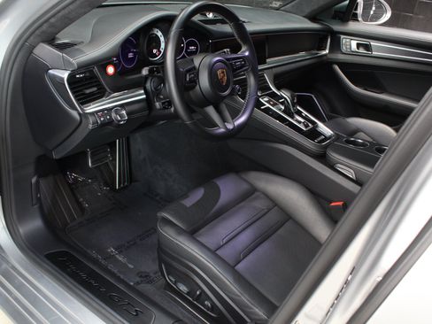 Used 2022 Porsche Panamera GTS AWD/4WD image 39