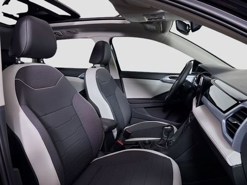 New 2025 Volkswagen Taos SE image 28