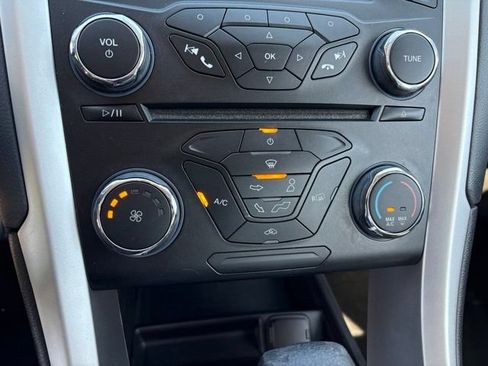 Used 2015 Ford Fusion SE FWD image 9
