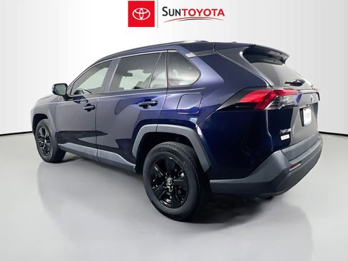 Used 2019 Toyota RAV4 XLE w/ Convenience Package FWD image 6