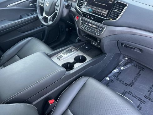 Used 2025 Honda Ridgeline RTL image 12