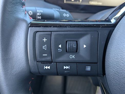 Used 2025 Nissan Kicks SR w/ Illumination Package image 23