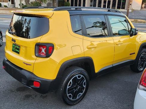 Used 2017 Jeep Renegade Trailhawk w/ Safety & Security Group AWD/4WD image 5