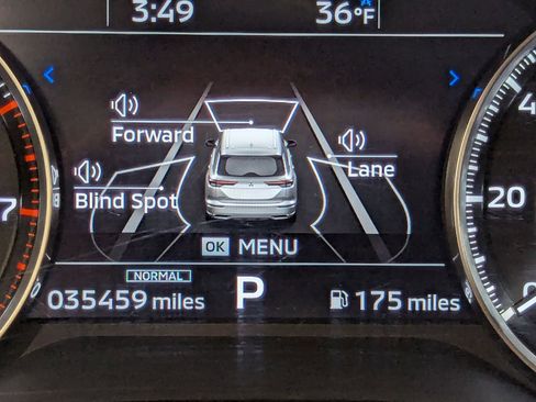 Used 2024 Mitsubishi Outlander SE image 17