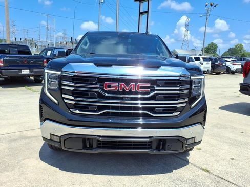 Used 2024 GMC Sierra 1500 SLT w/ SLT Convenience Package AWD/4WD image 2