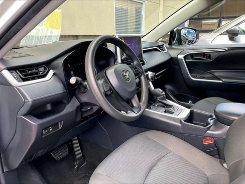 Certified 2025 Toyota RAV4 LE AWD/4WD image 8