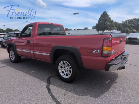 Used 2005 GMC Sierra 1500 SLE w/ Light Duty Power Package AWD/4WD image 2