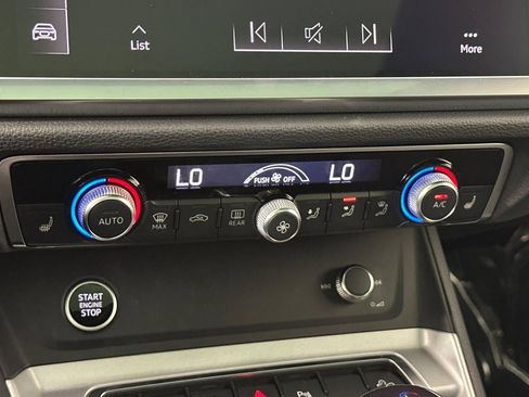 Used 2024 Audi Q3 2.0T Premium image 18