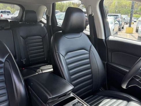 Used 2024 Ford Edge SEL image 39