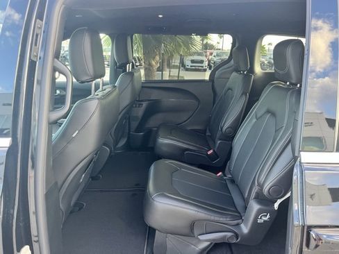 New 2026 Chrysler Voyager LX image 18