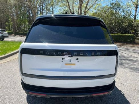 Used 2026 Land Rover Range Rover Long Wheelbase SE image 8