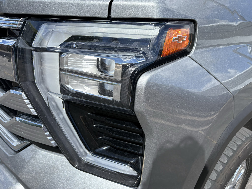 Used 2024 Chevrolet Silverado 3500 High Country AWD/4WD image 16