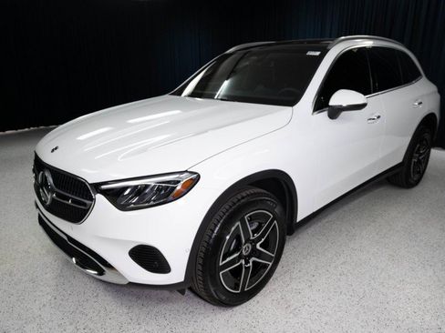 New 2026 Mercedes-Benz GLC 300 image 1