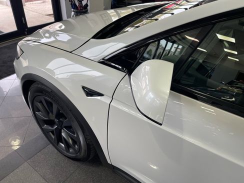 Used 2023 Tesla Model X Plaid image 12