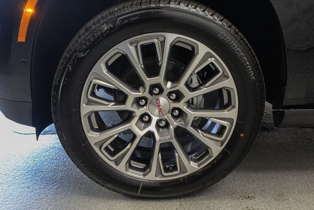 New 2026 GMC Yukon Denali w/ Sun & Power Step Package AWD/4WD image 27
