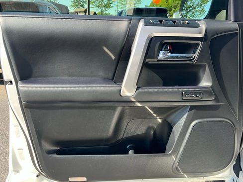 Used 2020 Toyota 4Runner Limited AWD/4WD image 13