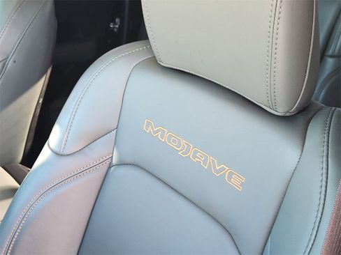 Used 2024 Jeep Gladiator Mojave image 15