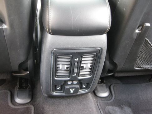 Used 2015 Jeep Grand Cherokee Limited AWD/4WD image 29